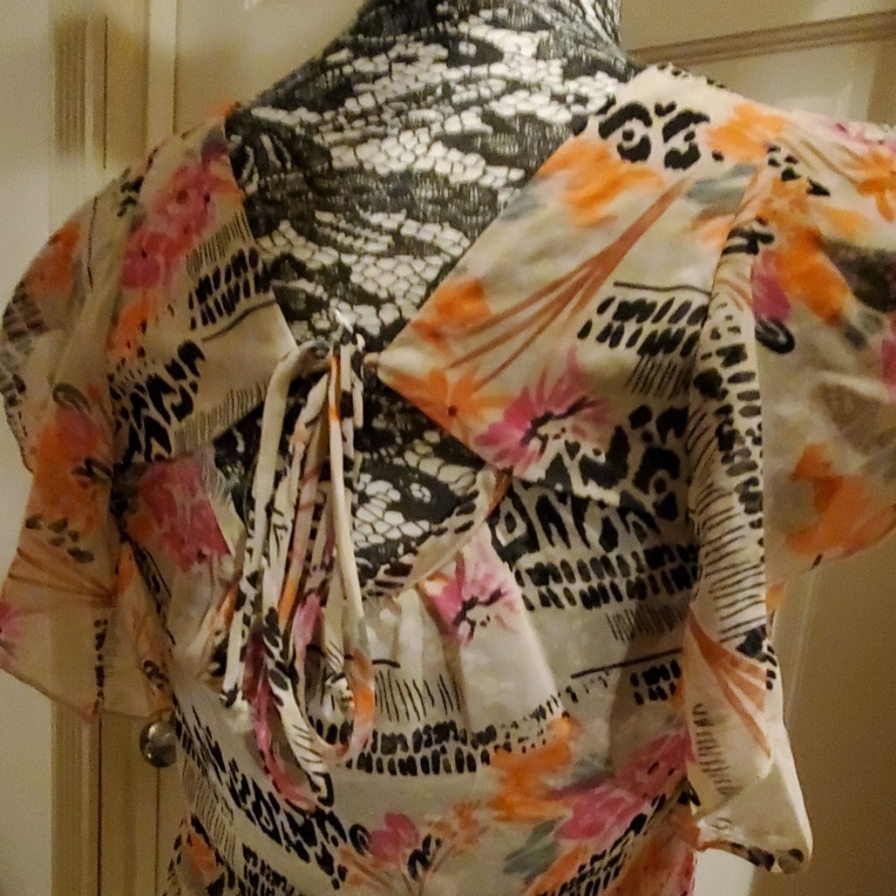 Lily White sheer top with tie closure in back - Picture 3 of 3